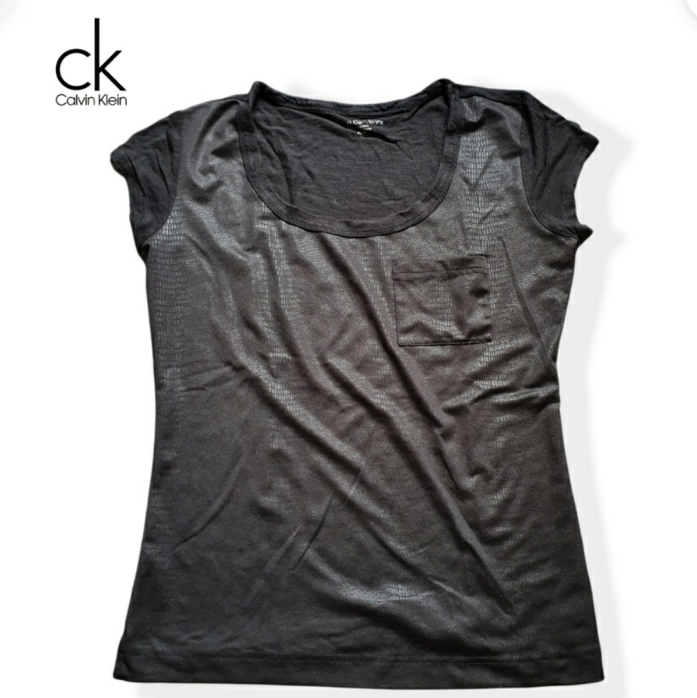 🤑Calvin Klein black tee shirt, illusion leather